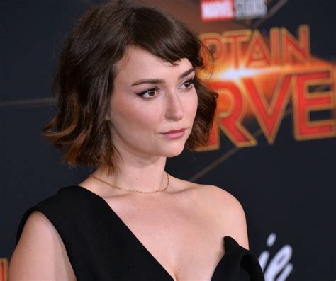 lily att measurements|Milana Vayntrub’s Bio, Height, Weight, Measurements, Net Worth。